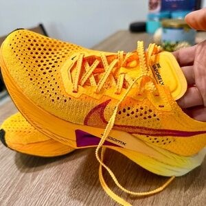 Nike Vaporfly Next 3%- size 7
